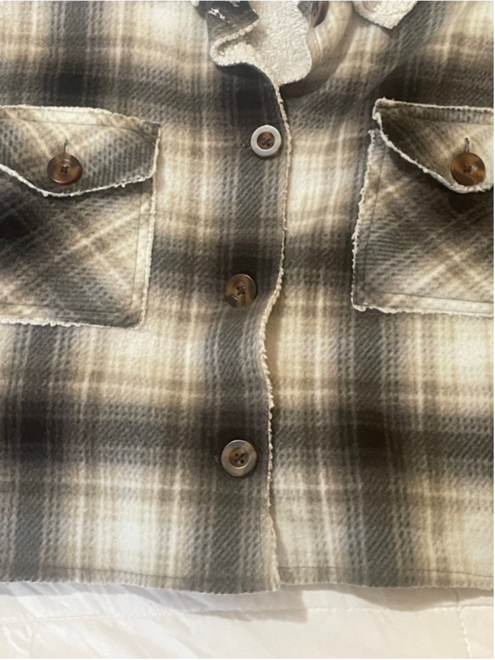 Women's TAXI Plaid Fleece Cropped shacket XL Gray White cozy button front - Picture 4 of 6